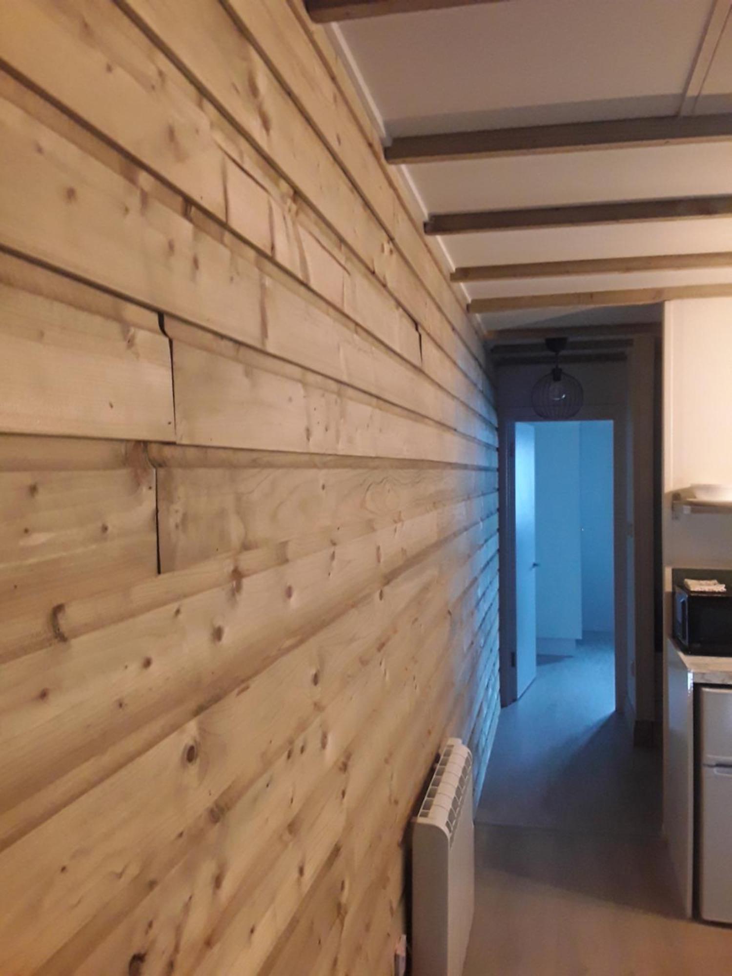 The Lodge Guesthouse Brittas ภายนอก รูปภาพ