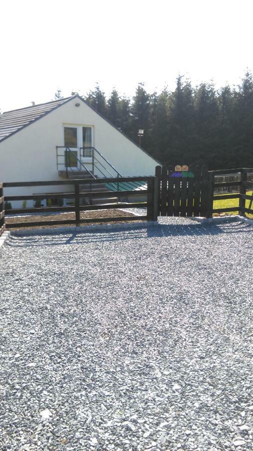 The Lodge Guesthouse Brittas ภายนอก รูปภาพ